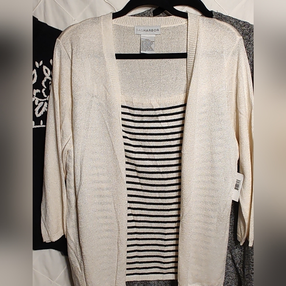 7 Piece Women's XL Black & White Bundle! ๐ค - Picture 13 of 16